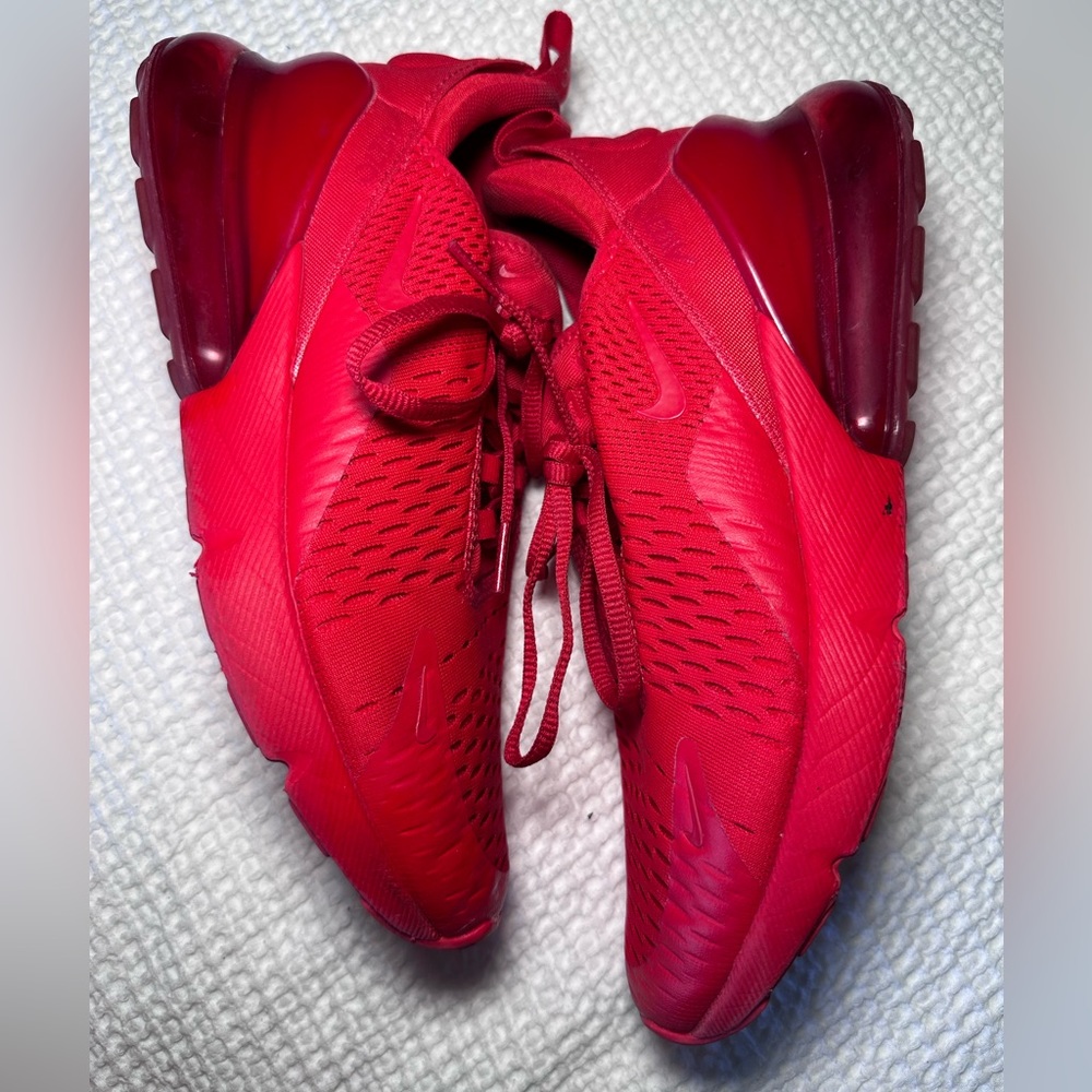 Nike 270s